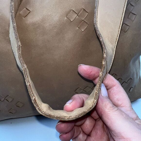 BOTTEGA VENETA Intrecciato Trimmed Nappa Shoulder Bag - Picture 4 of 16